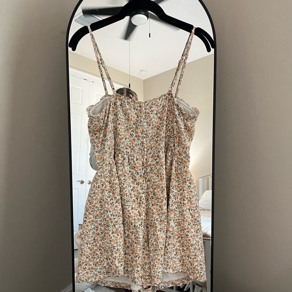 TRIXXI Floral Print Romper with Spaghetti Straps - Picture 4 of 5
